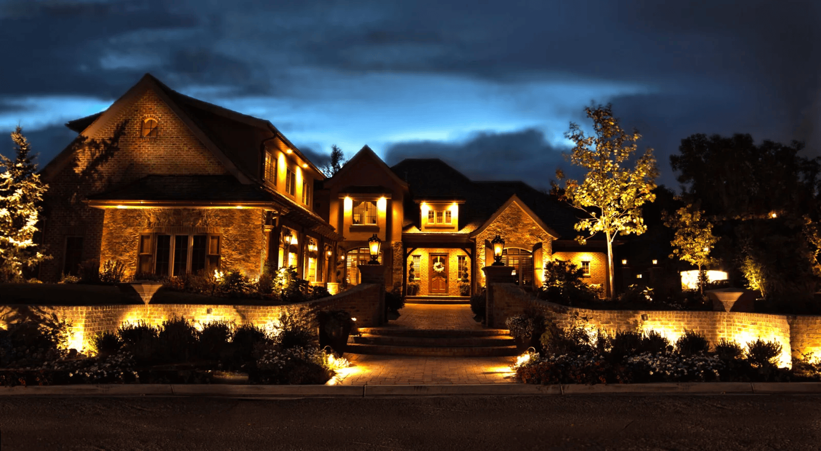Permanent Roofline & Trim Lighting